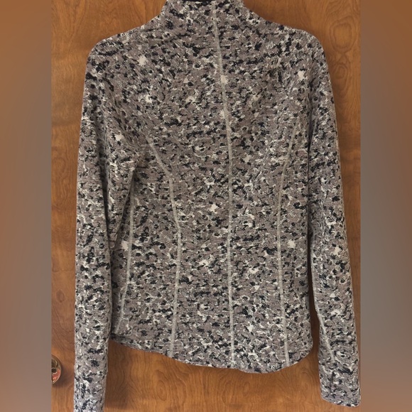 Athleta Jacket Xsmall - Salutation color meadow- decadent chocolate- yoga ect - Picture 4 of 6